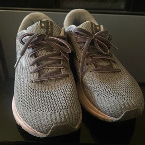 Brooks revel 3 size 8.5